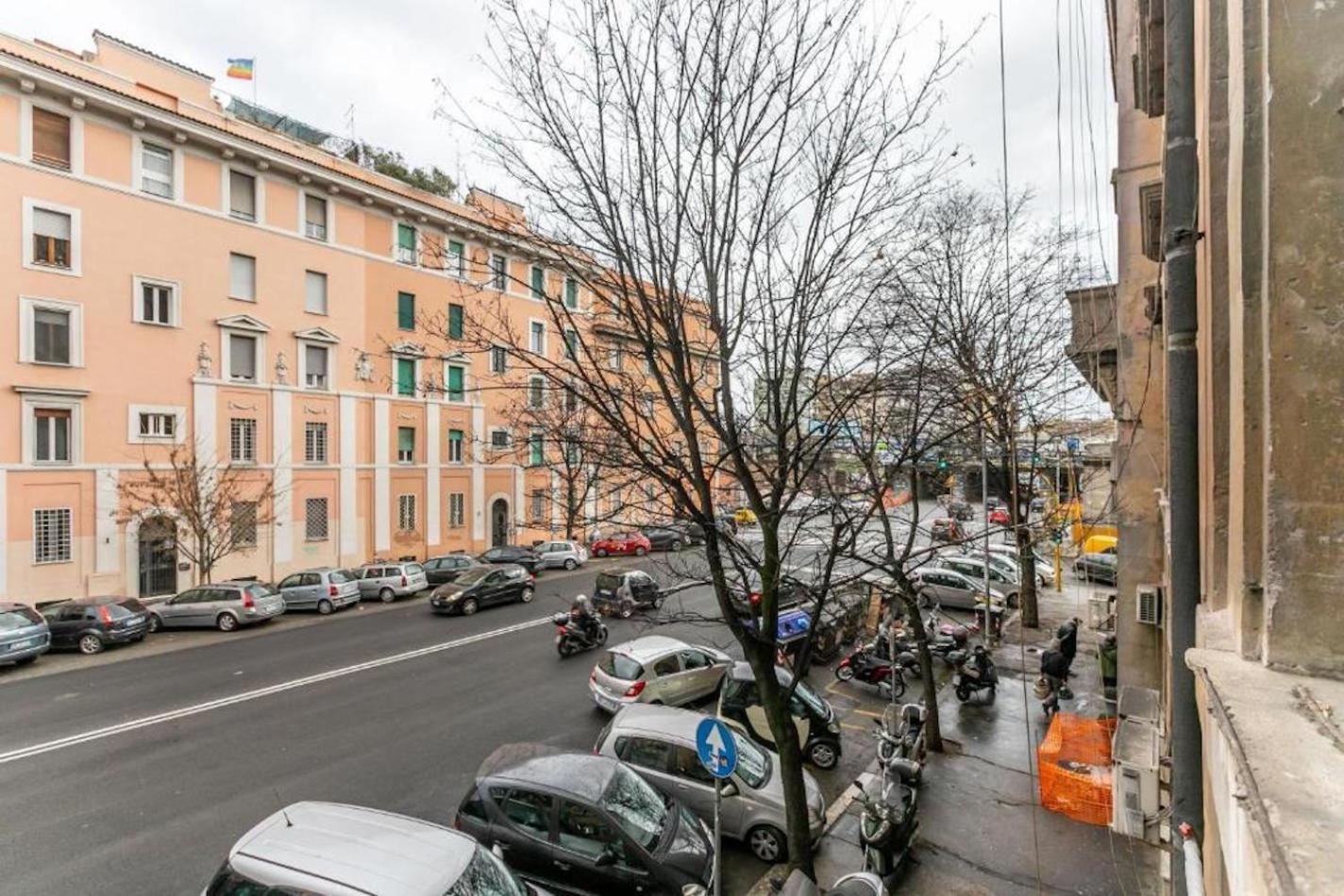 - Trastevere Train Station - Wifi * Rome