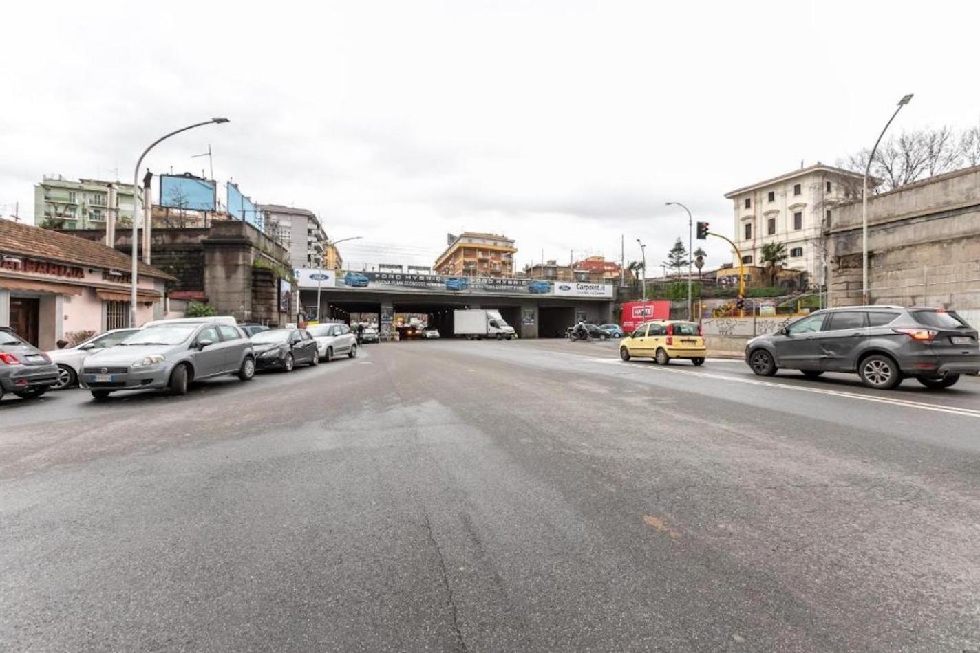 - Trastevere Train Station - Wifi * Rome